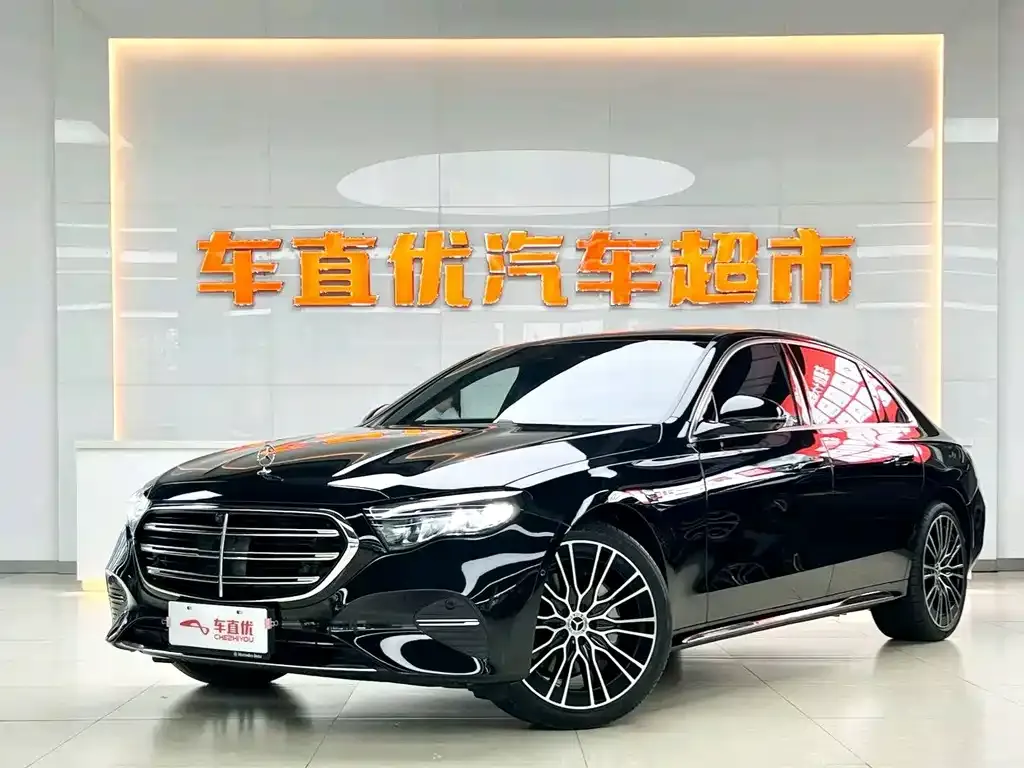 Mercedes-Benz E-Class — фото 1