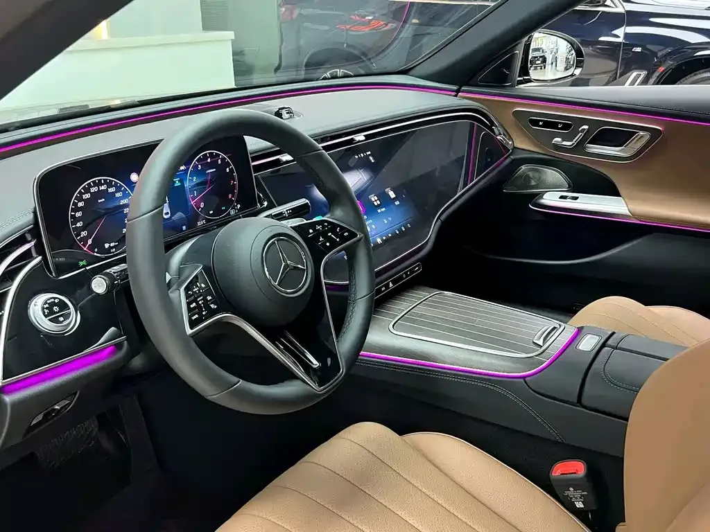 Mercedes-Benz E-Class — фото 10