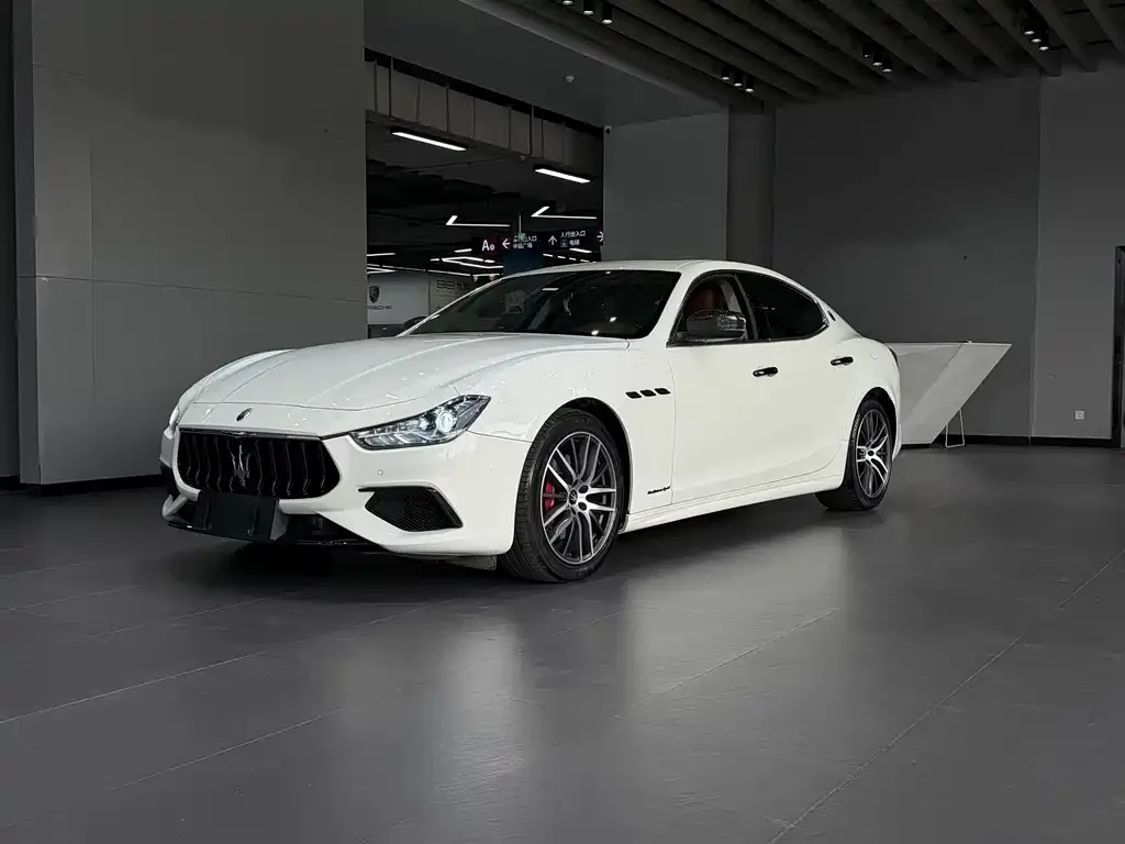 Maserati Ghibli — фото 1