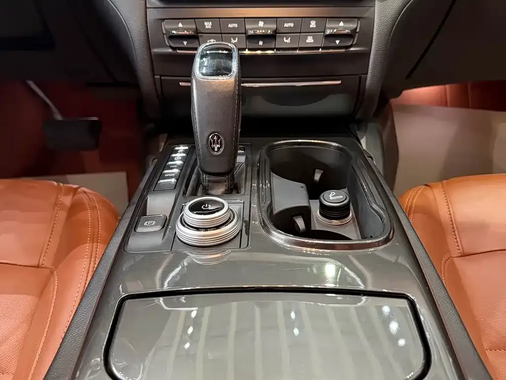 Maserati Ghibli — фото 8