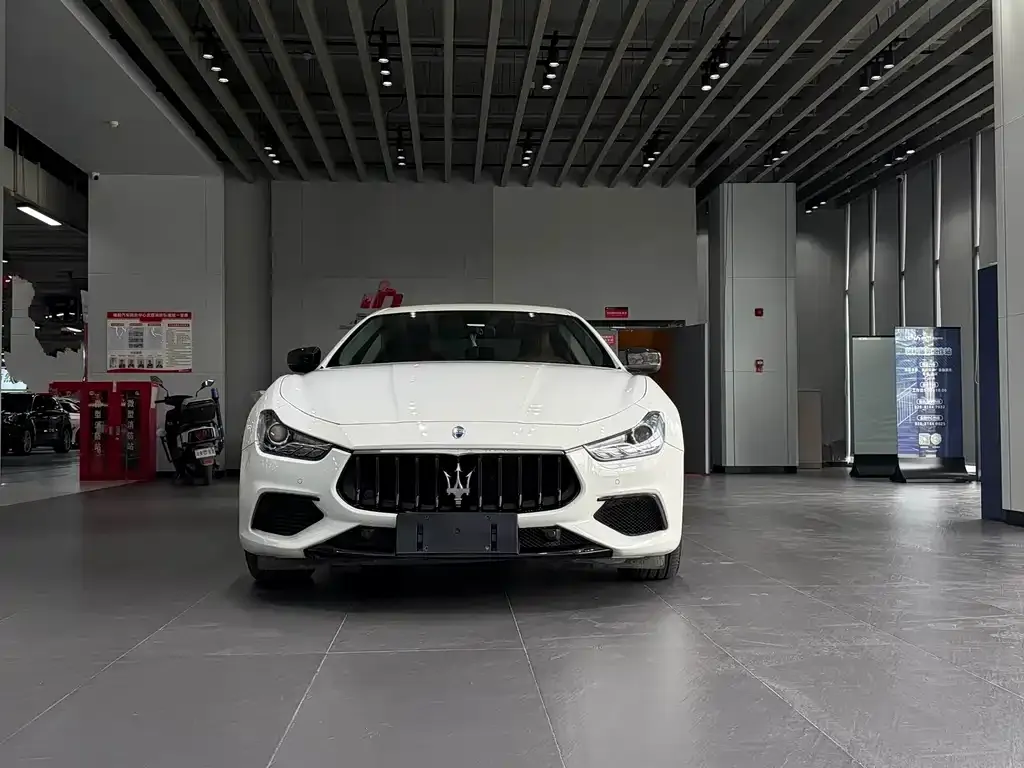 Maserati Ghibli — фото 9