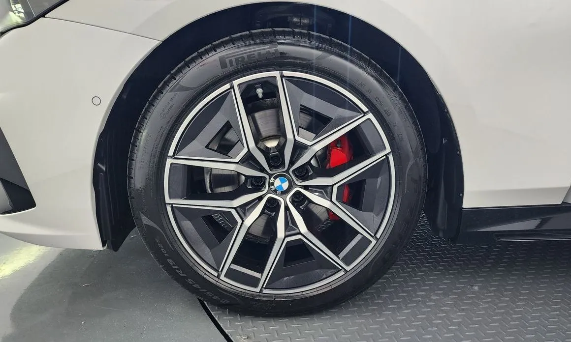 BMW 5-Series 2026 из KR, фото 6