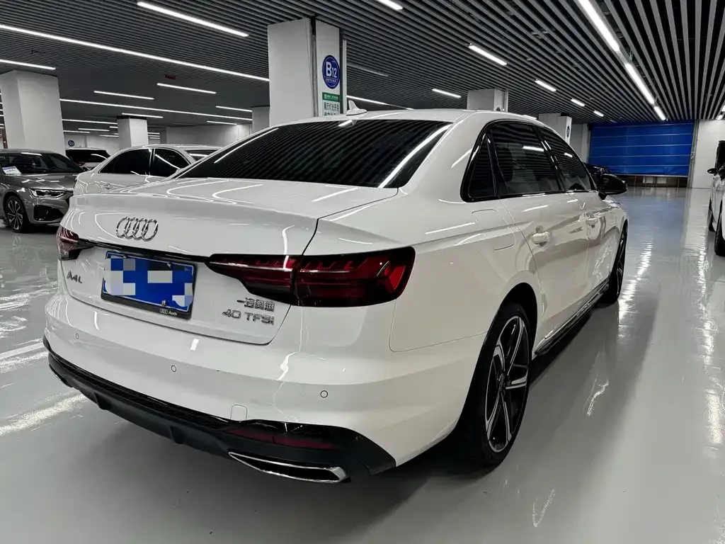 Audi A4L 2024 из CN, фото 4