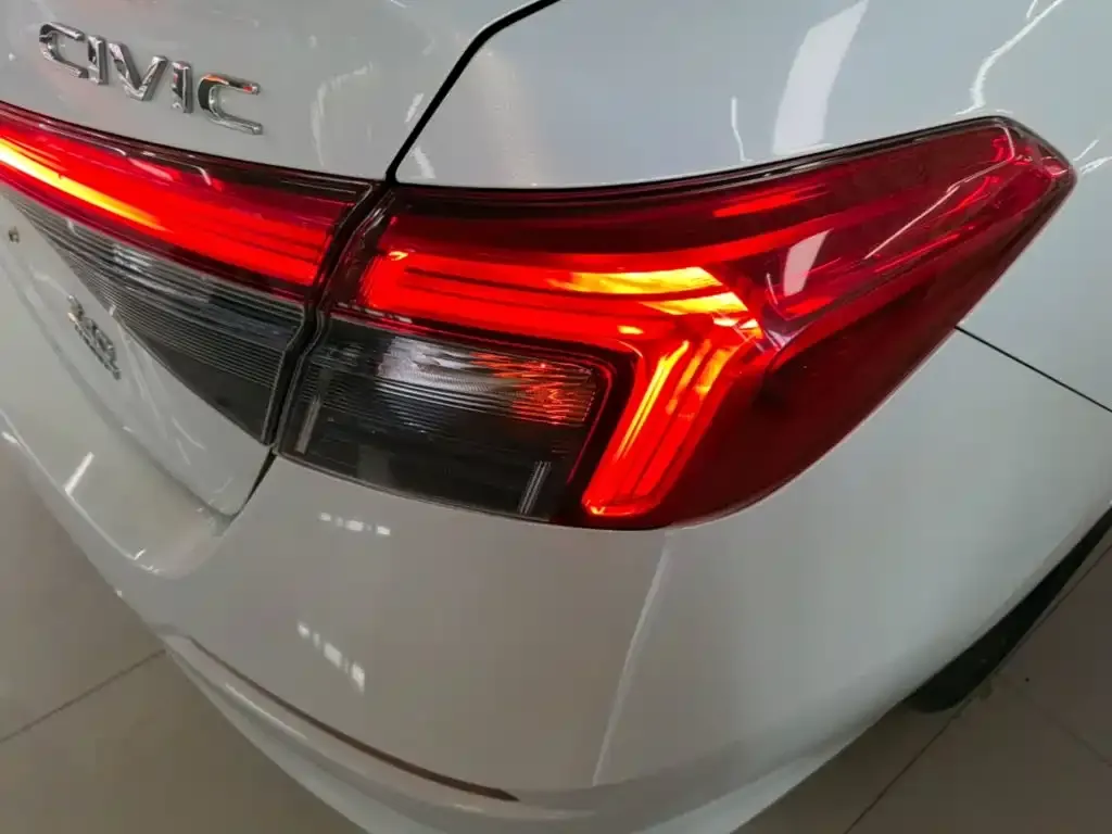 Honda Civic — фото 2