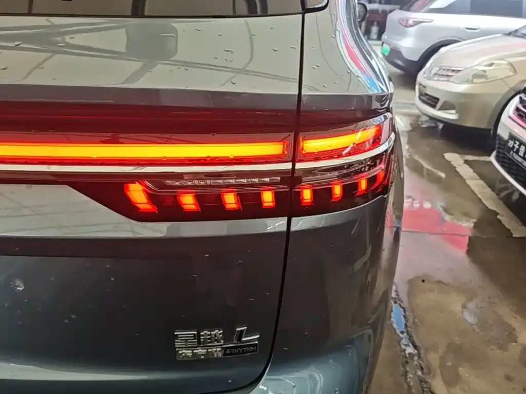 Geely Xingyue L — фото 3