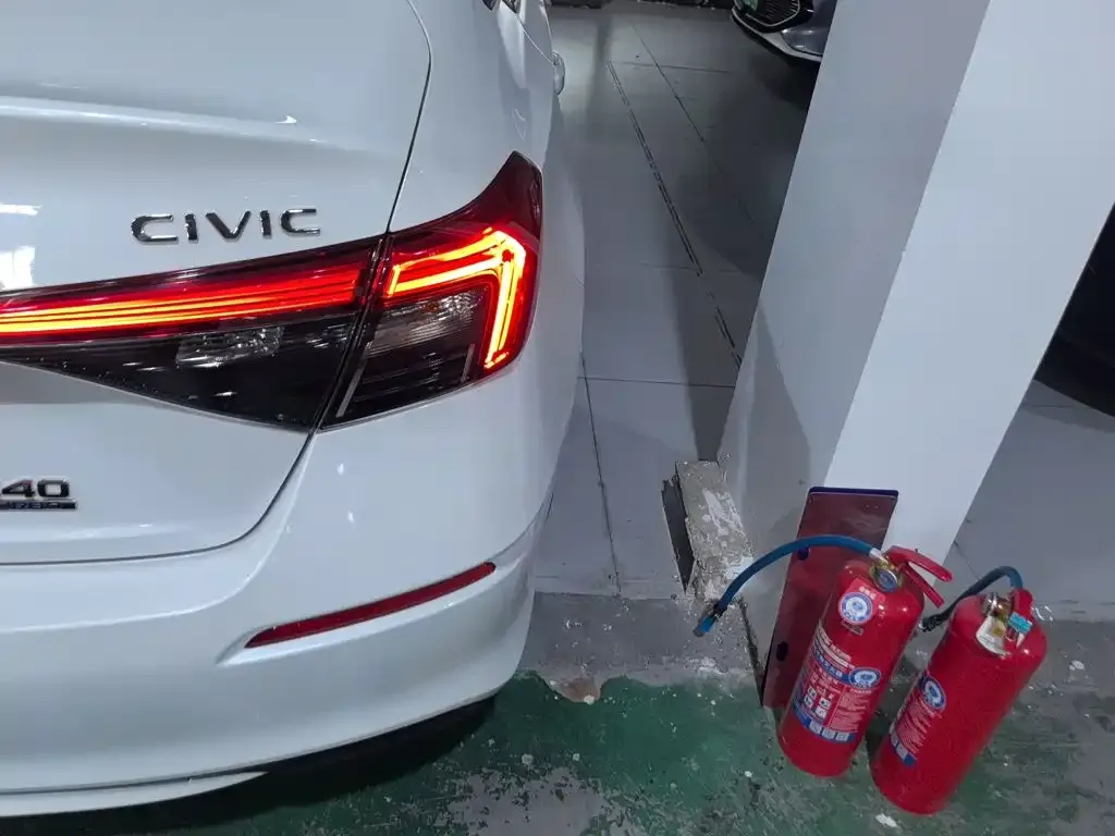Honda Civic — фото 10