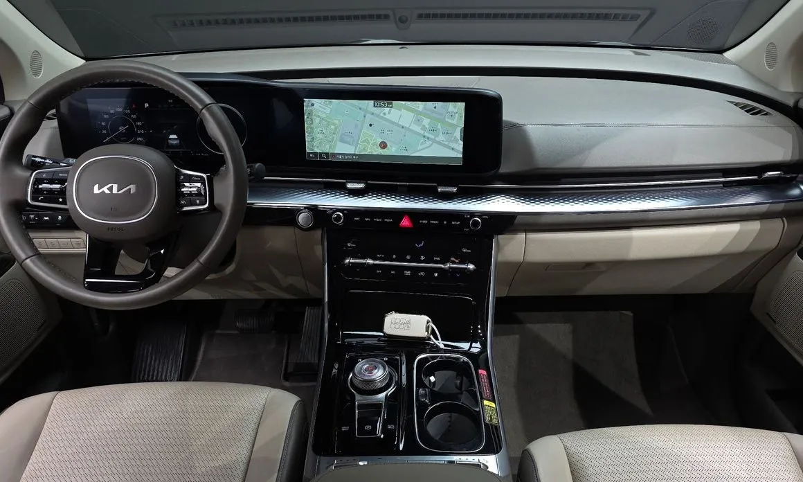 Kia Carnival — фото 10