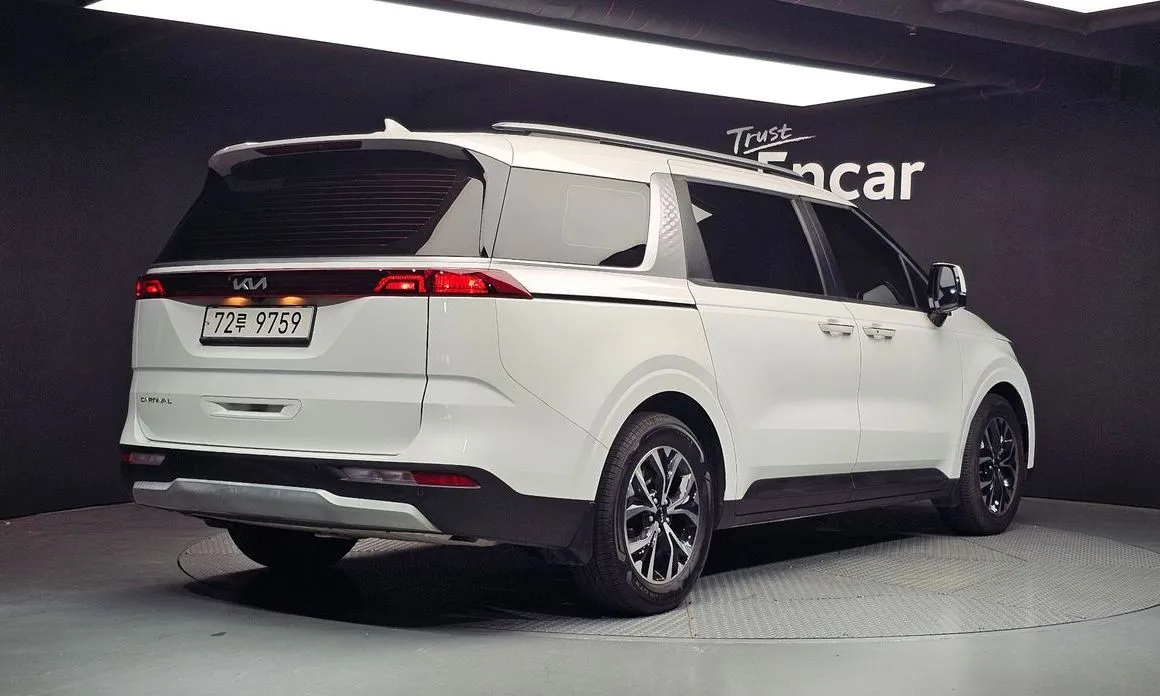 Kia Carnival — фото 7