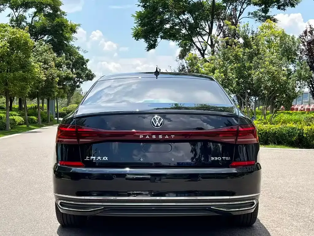 Volkswagen Passat — фото 9