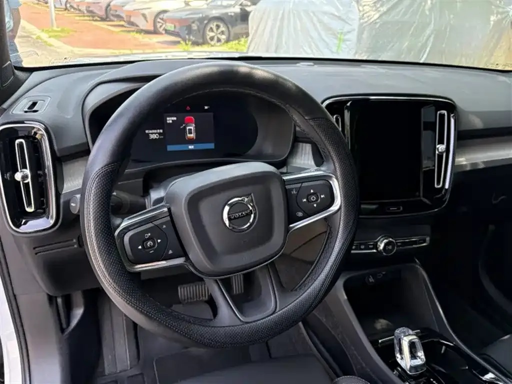 Volvo XC40 2023 из CN, фото 2
