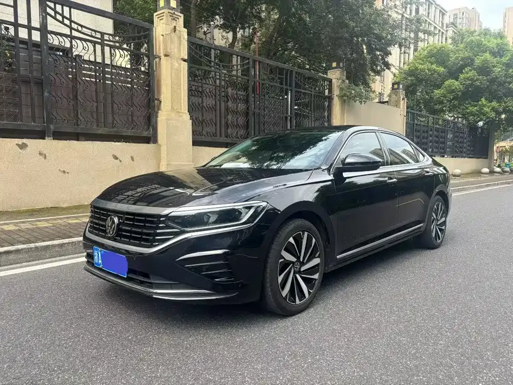 Volkswagen Passat — фото 1