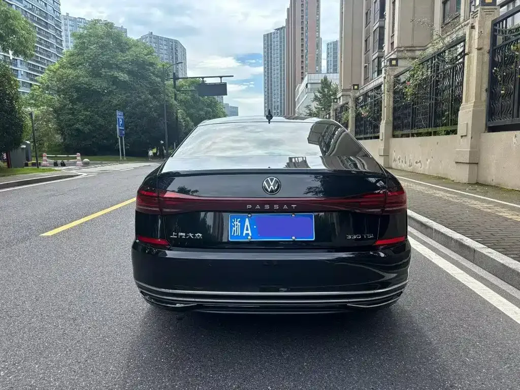 Volkswagen Passat — фото 7