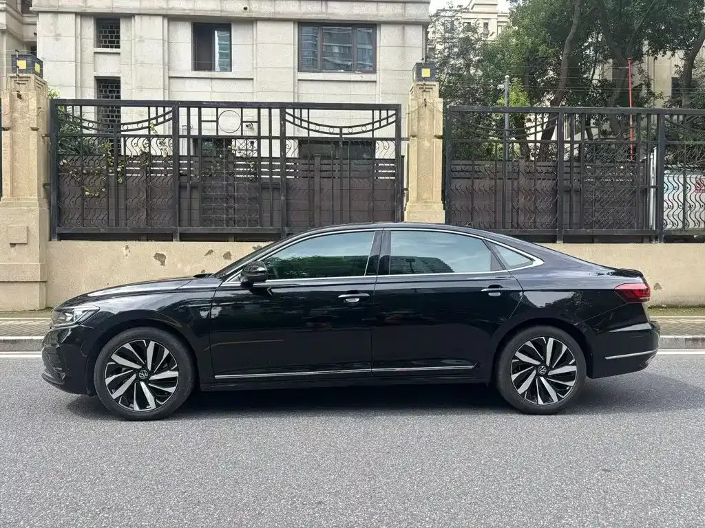 Volkswagen Passat — фото 9