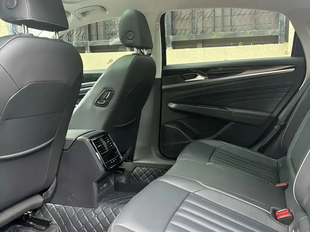 Volkswagen Passat — фото 5