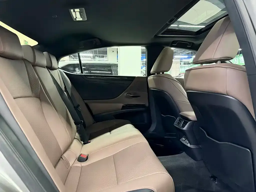 Lexus ES 2024 из CN, фото 4