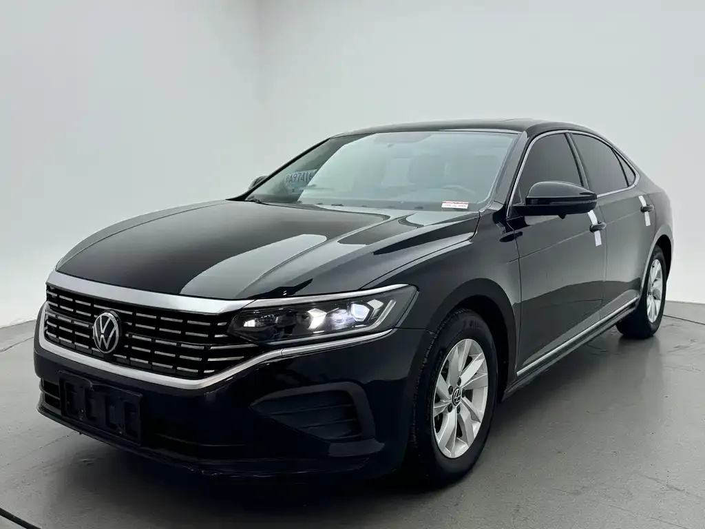 Volkswagen Passat — фото 1