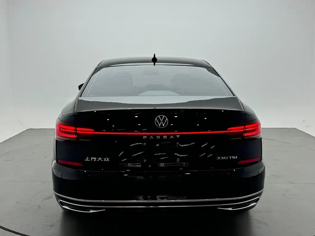 Volkswagen Passat — фото 2