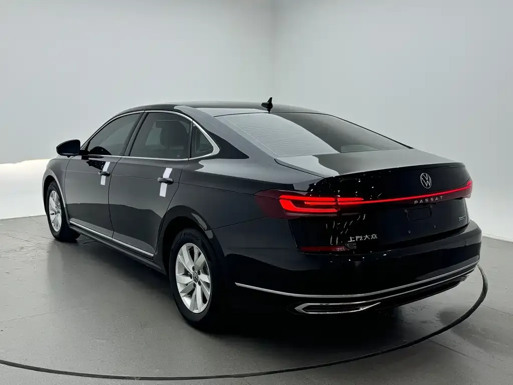 Volkswagen Passat — фото 8