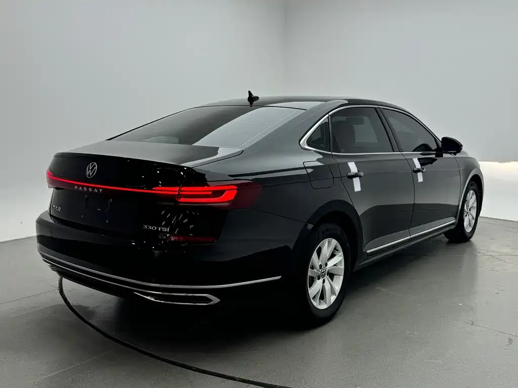 Volkswagen Passat — фото 7