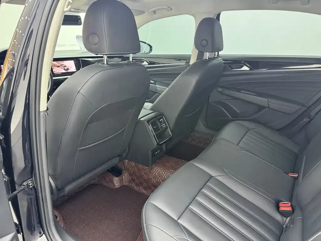 Volkswagen Passat — фото 9
