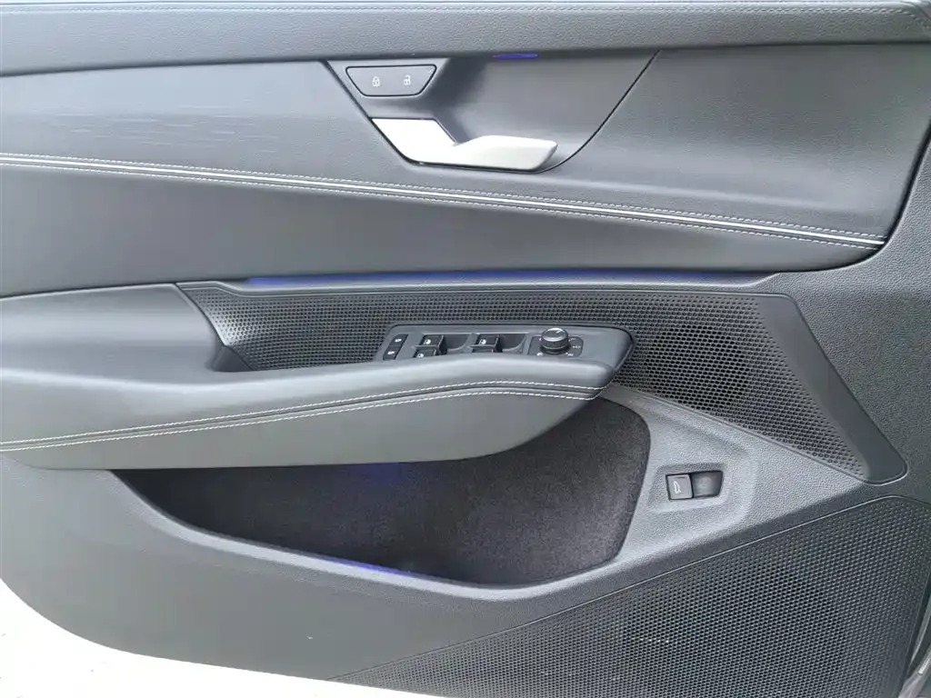 Volkswagen Passat — фото 5