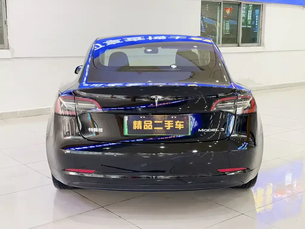 Tesla Model 3 — фото 7