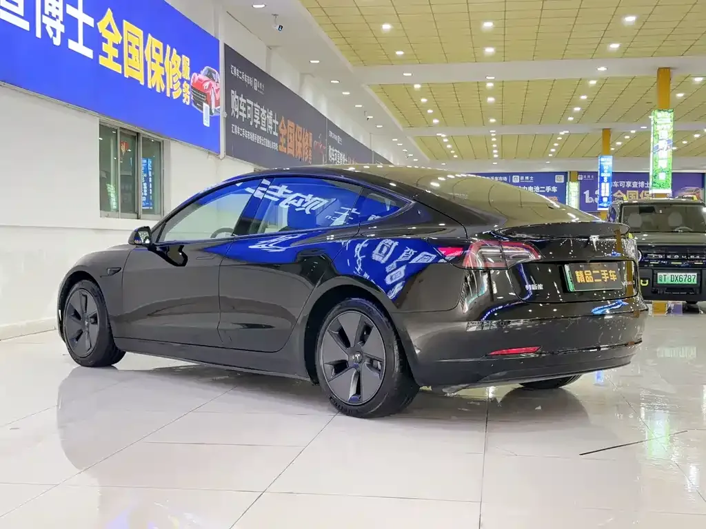Tesla Model 3 — фото 4