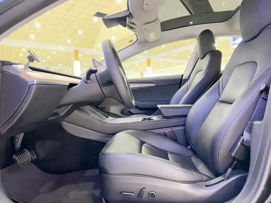 Tesla Model 3 — фото 5