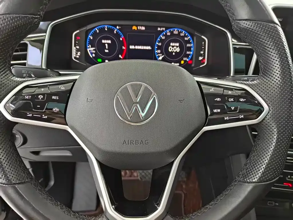 Volkswagen Tiguan L 2023 из CN, фото 10