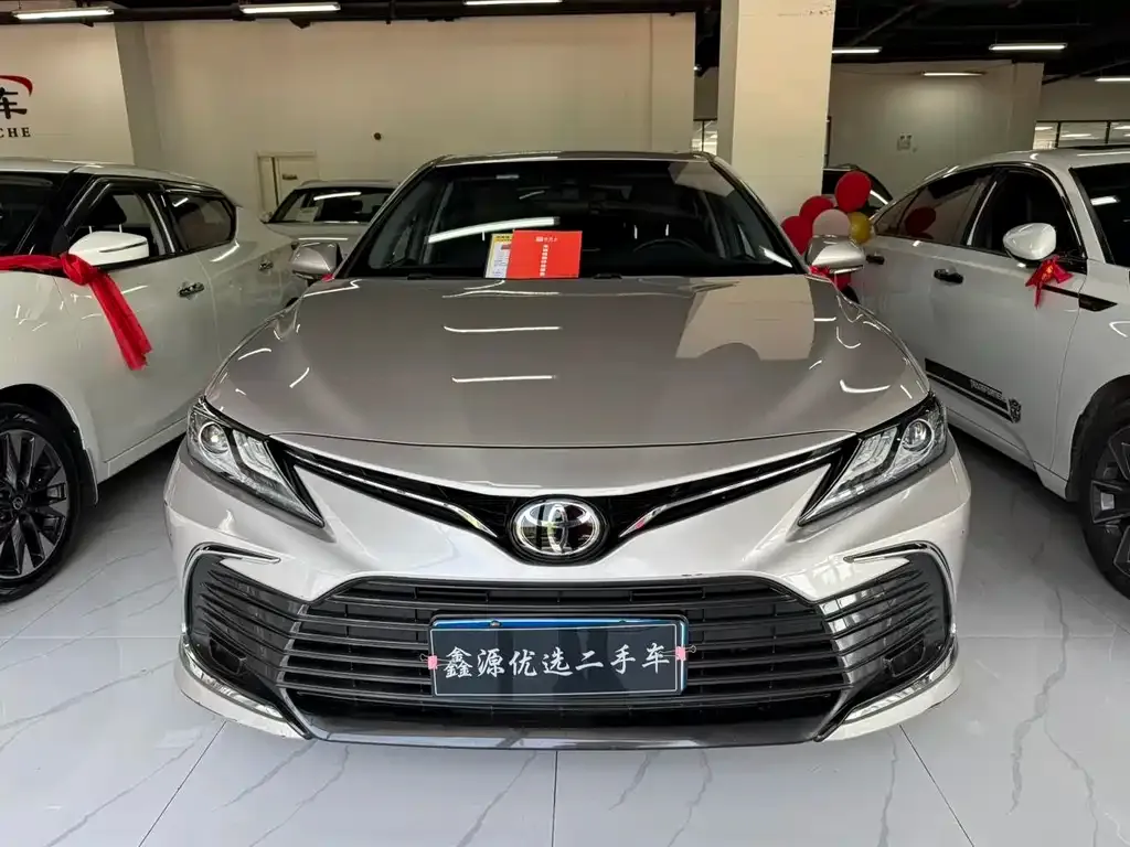 Toyota Camry — фото 8