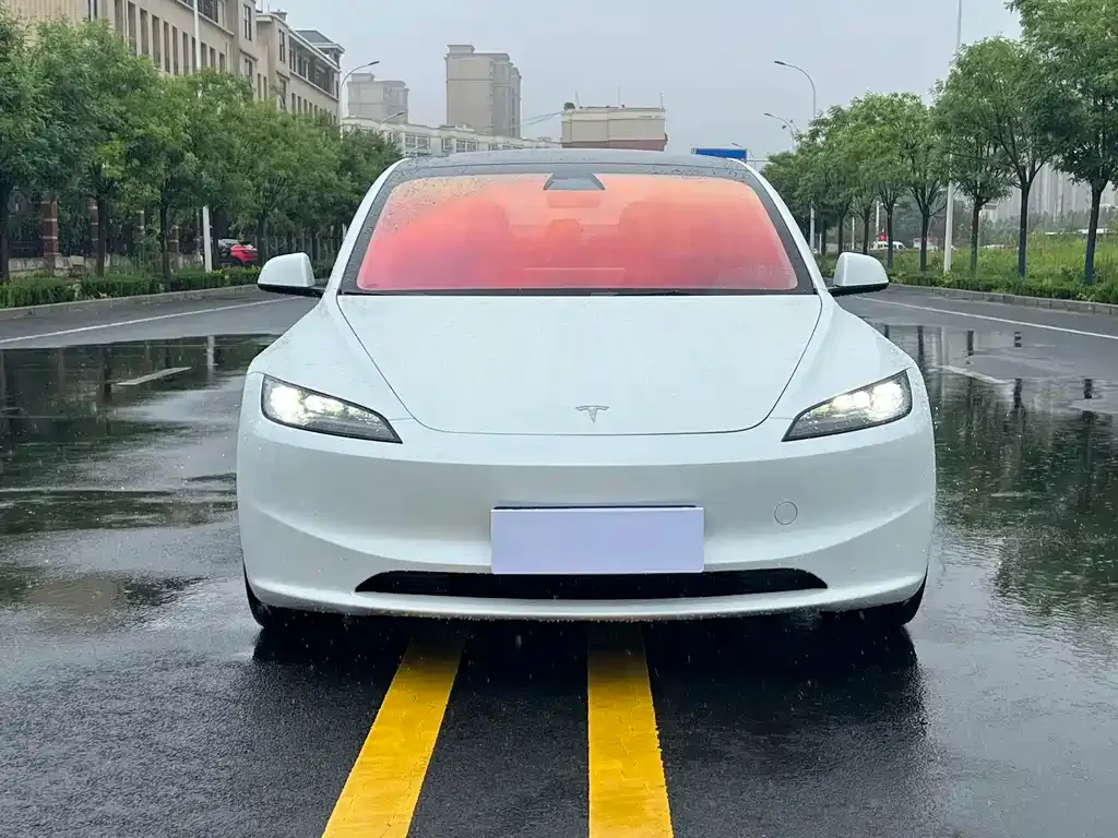 Tesla Model 3 — фото 4