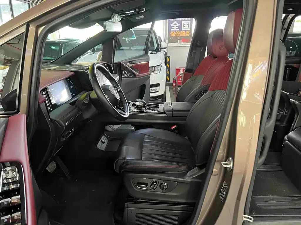 GAC Motor Trumpchi M8 — фото 3