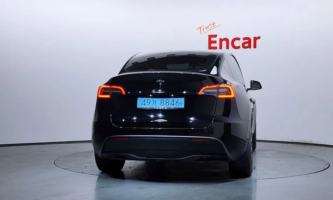 Tesla Model Y — фото 3