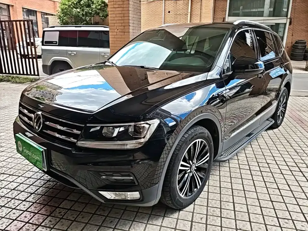 Volkswagen Tiguan L — фото 6