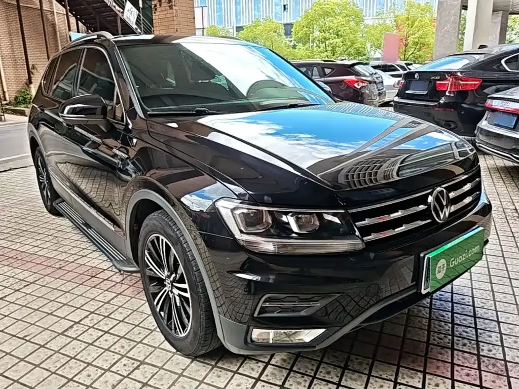 Volkswagen Tiguan L — фото 10