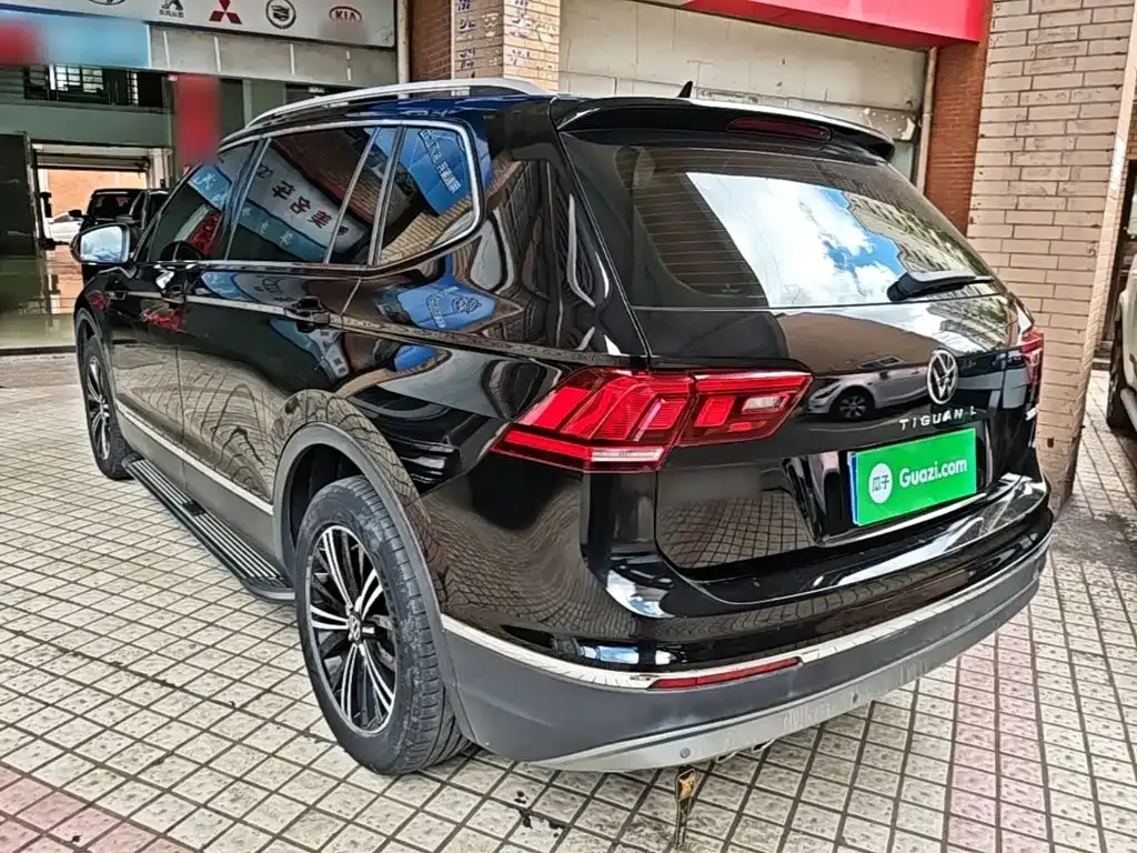 Volkswagen Tiguan L — фото 9
