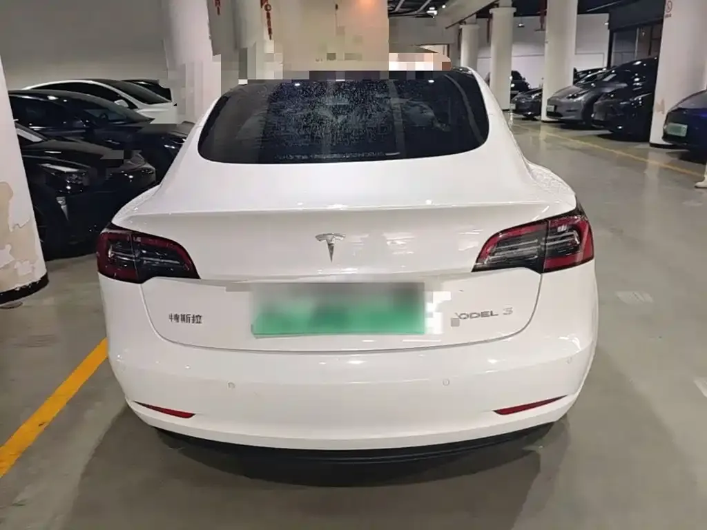 Tesla Model 3 — фото 7