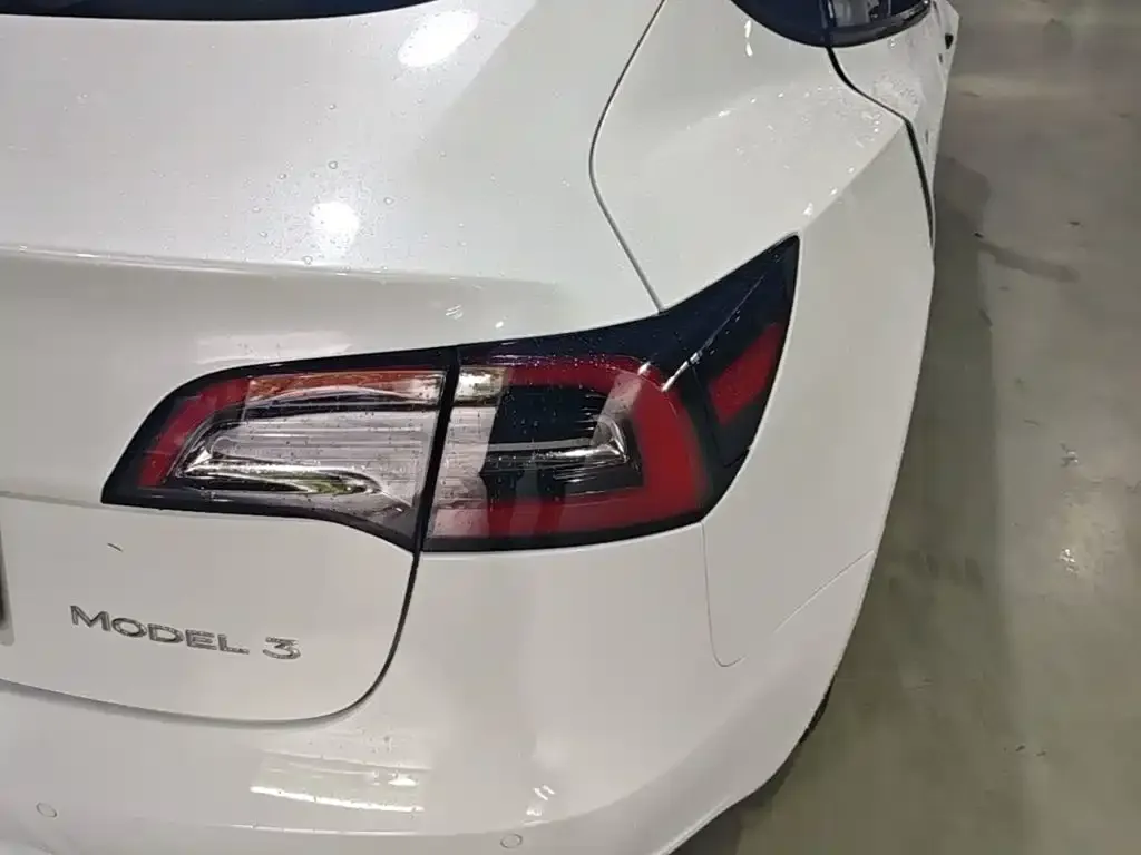 Tesla Model 3 — фото 8