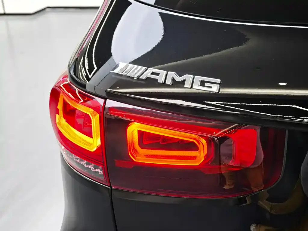 Mercedes-Benz GLB AMG — фото 8