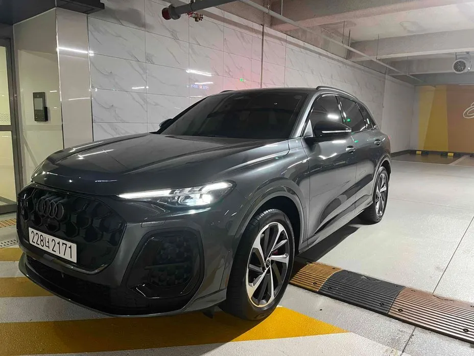 Audi Q5 2025 из KR, фото 9