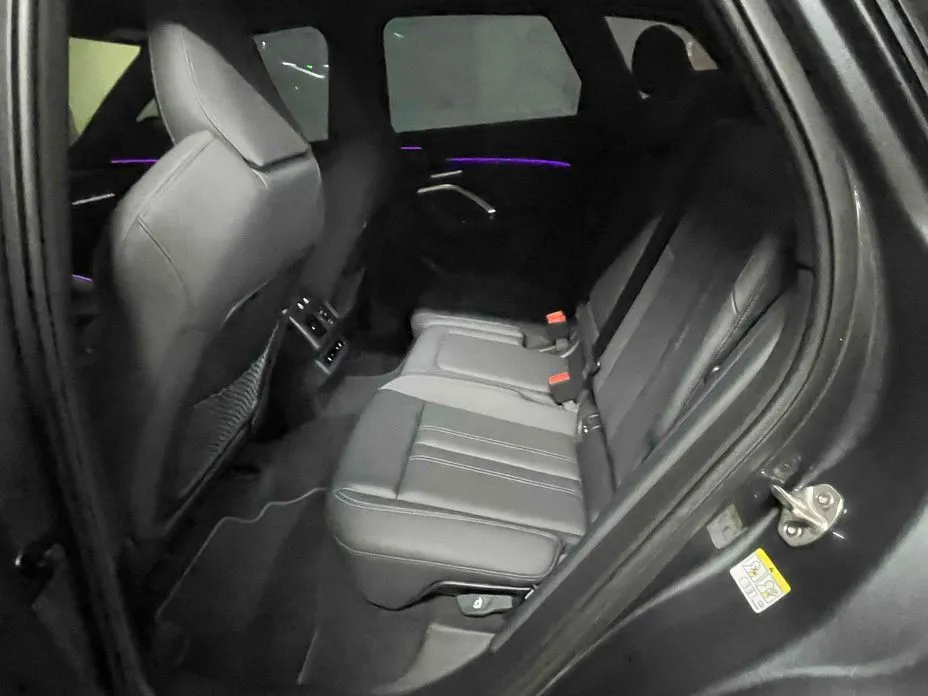 Audi Q5 2025 из KR, фото 4