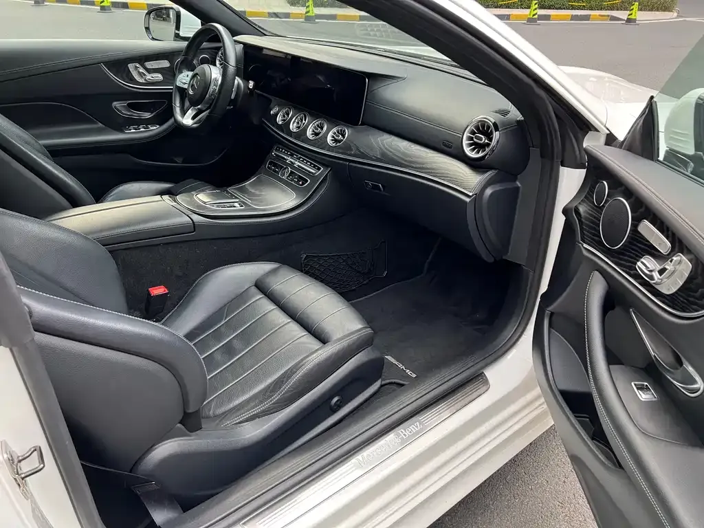 Mercedes-Benz E-Class (Import) — фото 7
