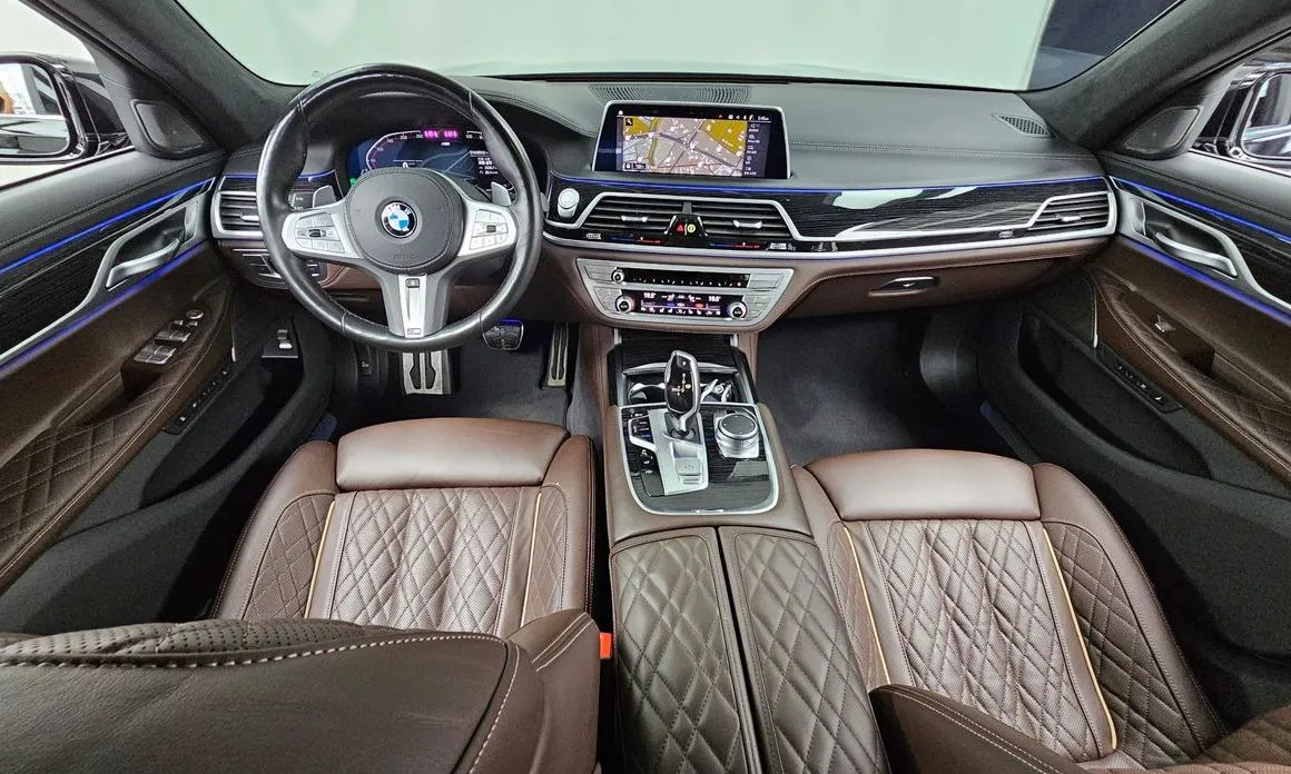 BMW 7-Series — фото 10