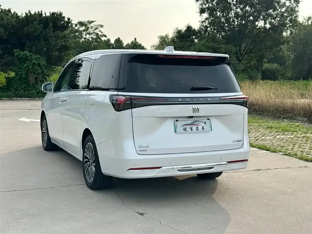 Buick GL8 Hybrid — фото 9