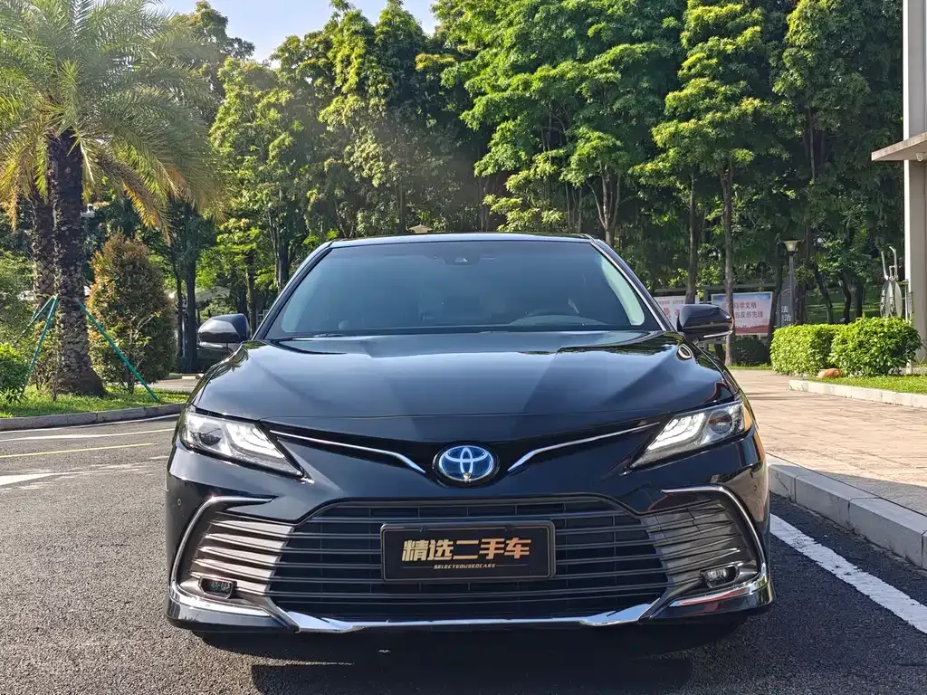 Toyota Camry — фото 9