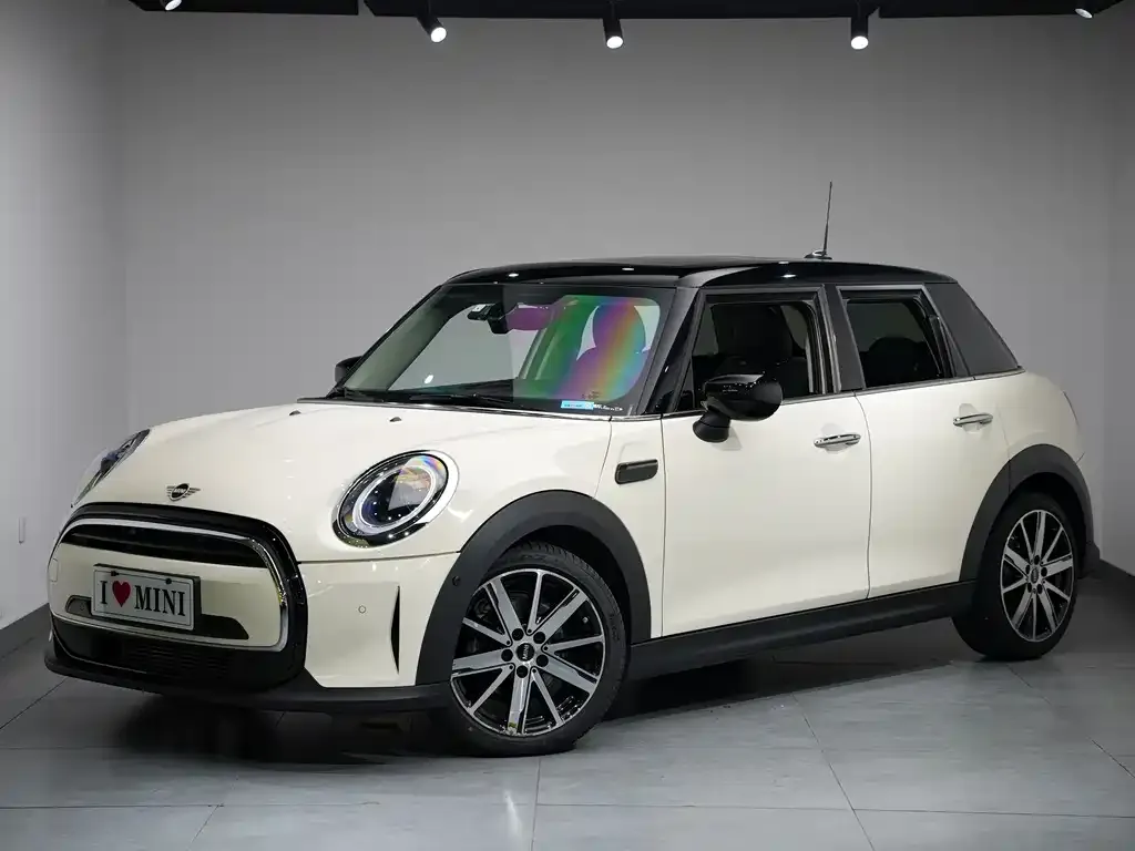 MINI Cooper (3-door) — фото 1
