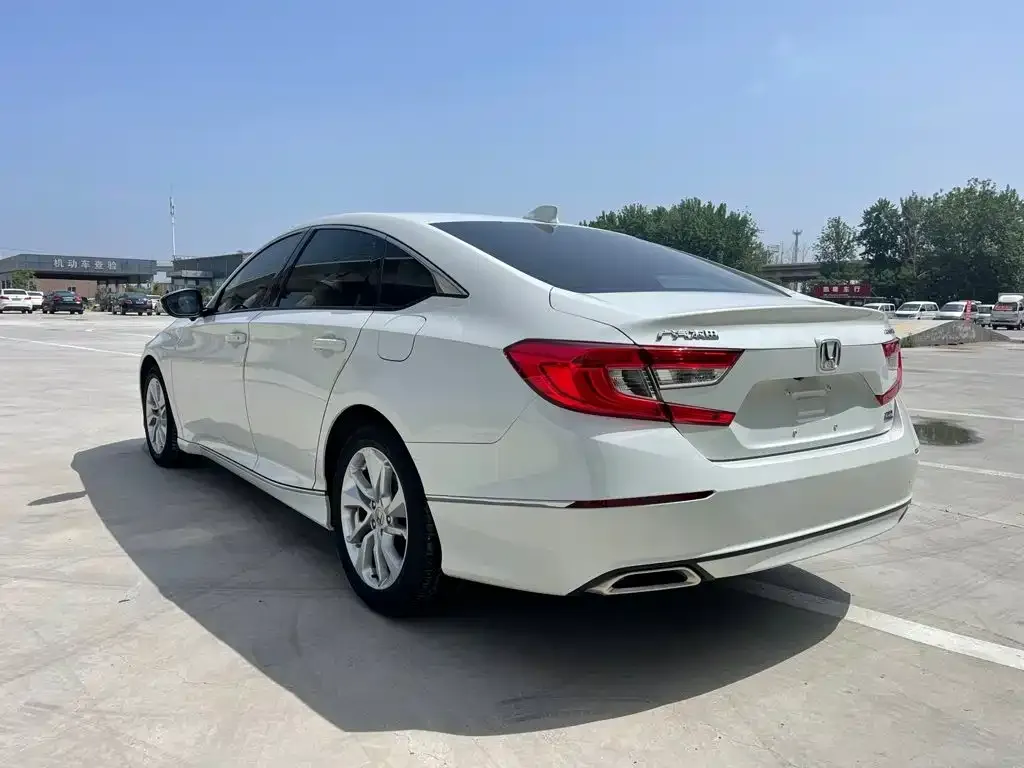Honda Accord — фото 5
