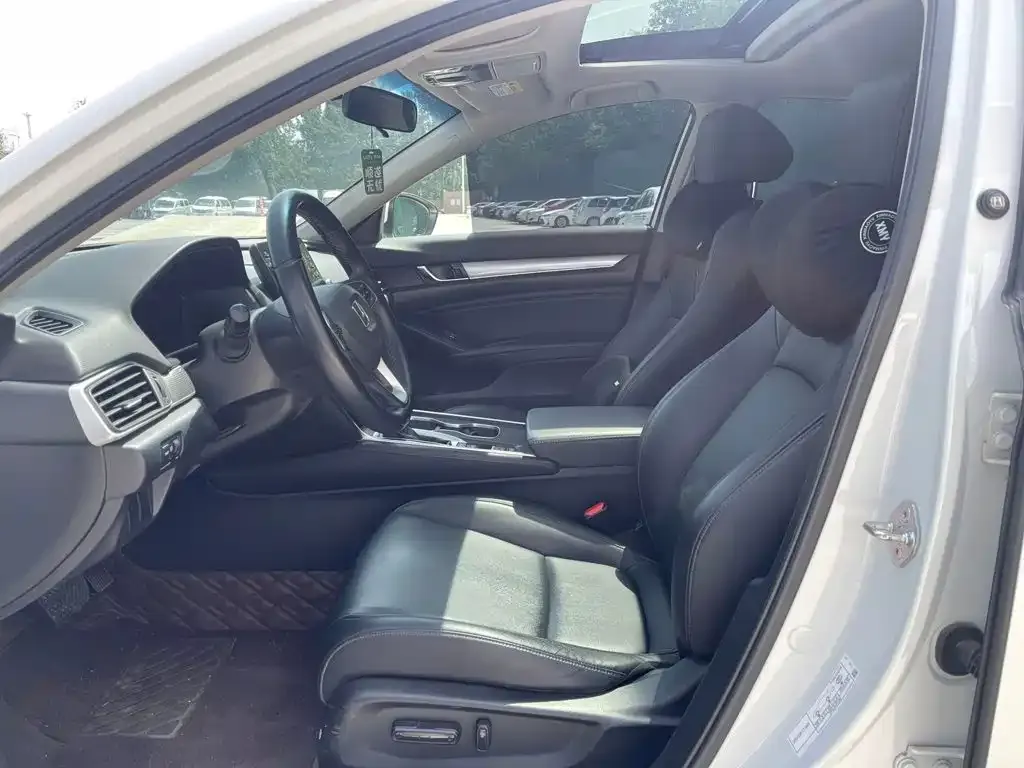 Honda Accord — фото 9