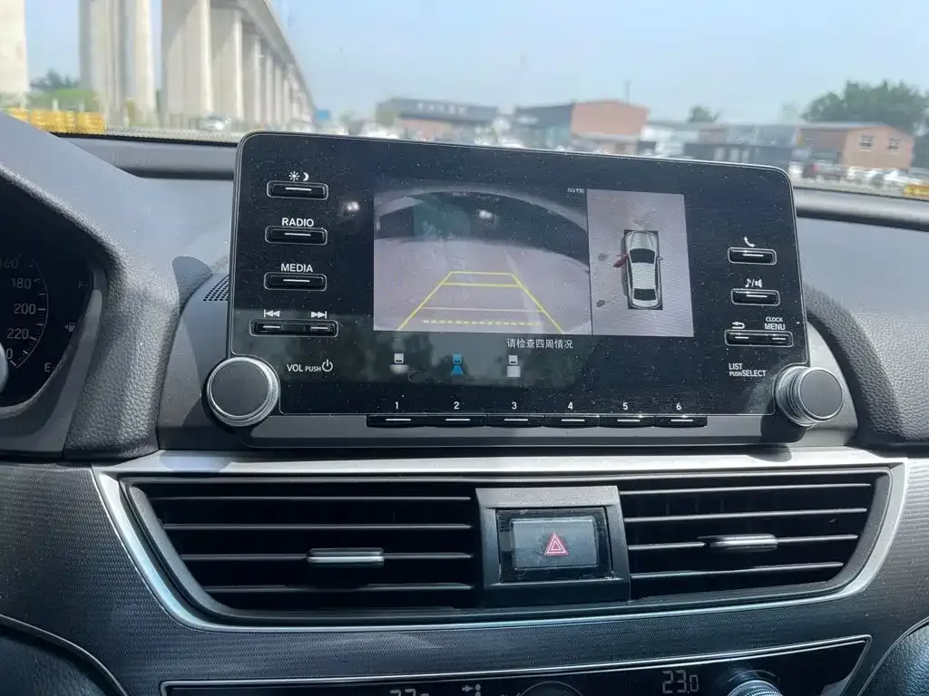 Honda Accord — фото 8