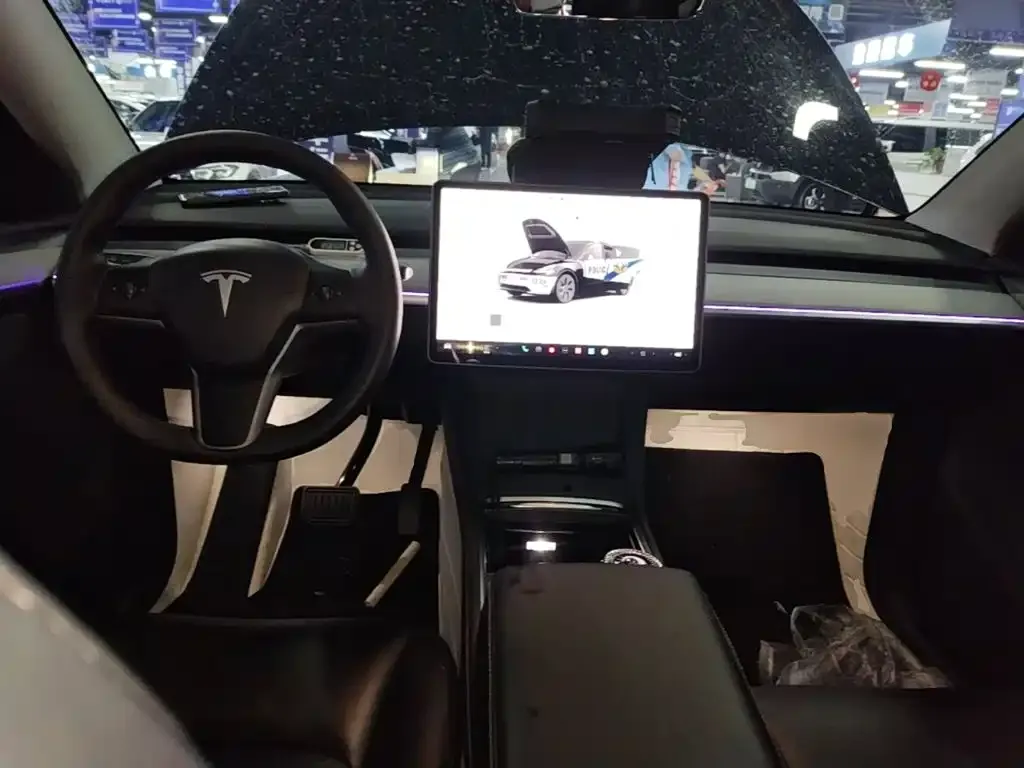 Tesla Model Y — фото 2
